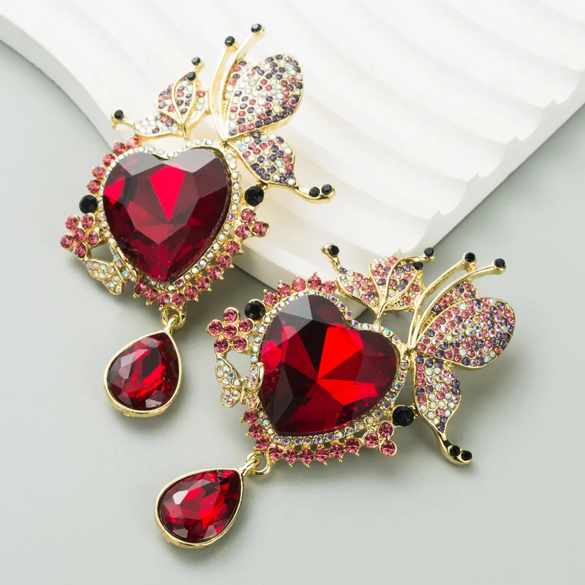 1 Pair Vacation Classic Style Heart Shape Inlay Alloy Rhinestones Drop Earrings