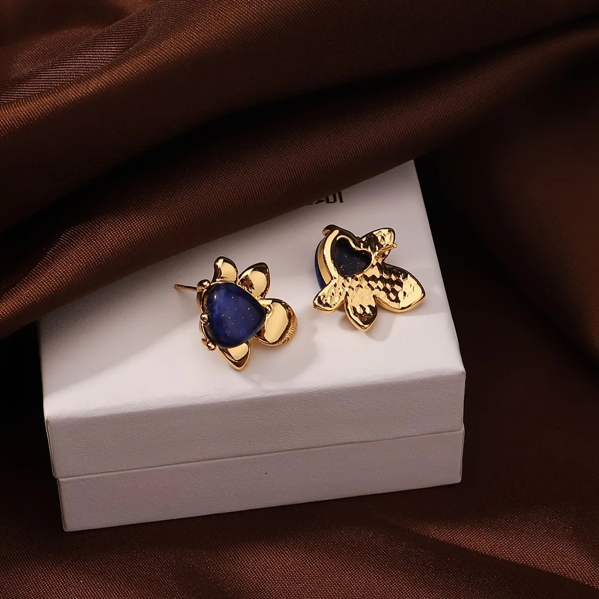 1 Pair Vacation Simple Style Heart Shape Flower Inlay Copper Lapis Lazuli Obsidian 18K Gold Plated Ear Studs