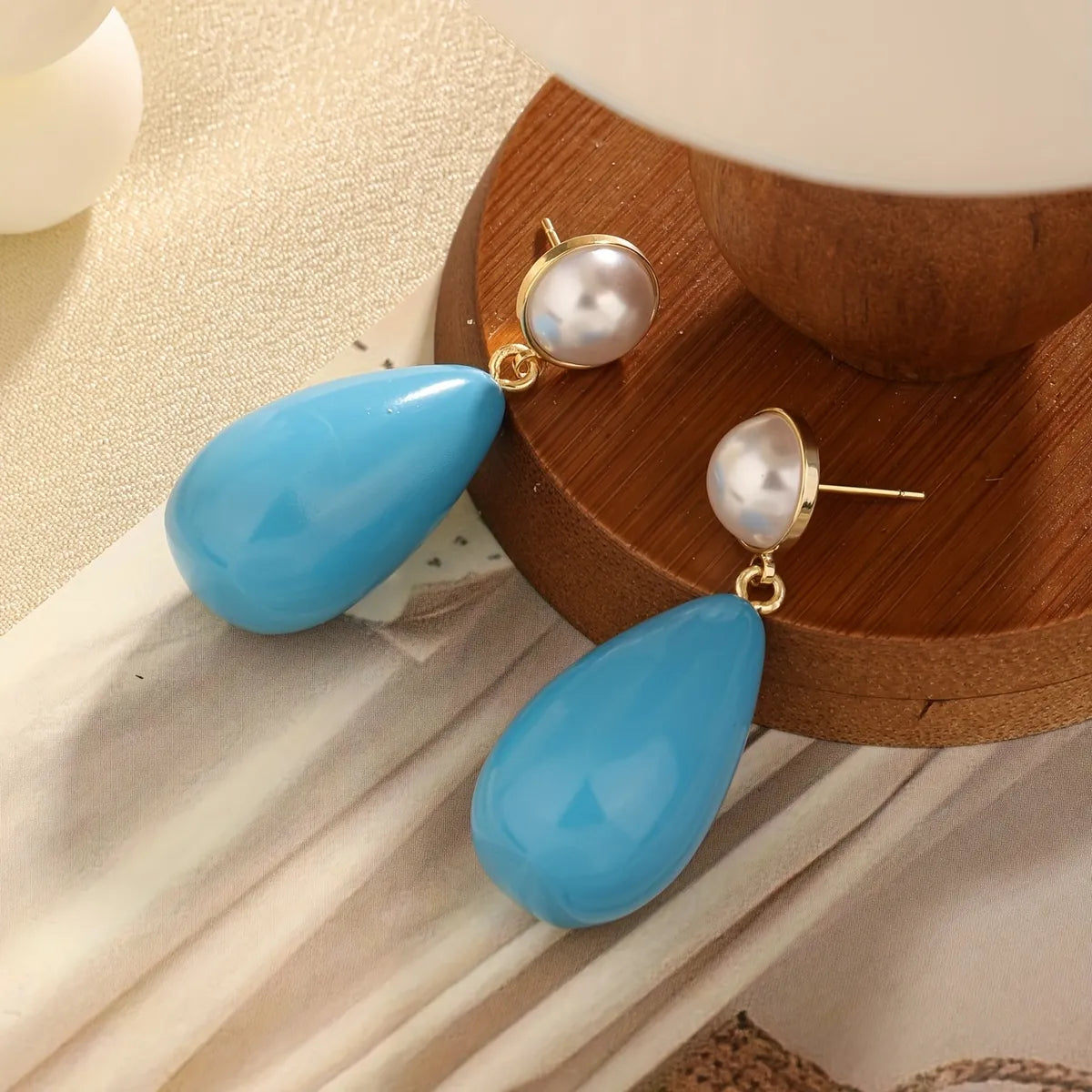 1 Pair Vacation Simple Style Water Droplets Inlay Arylic Artificial Pearls Drop Earrings