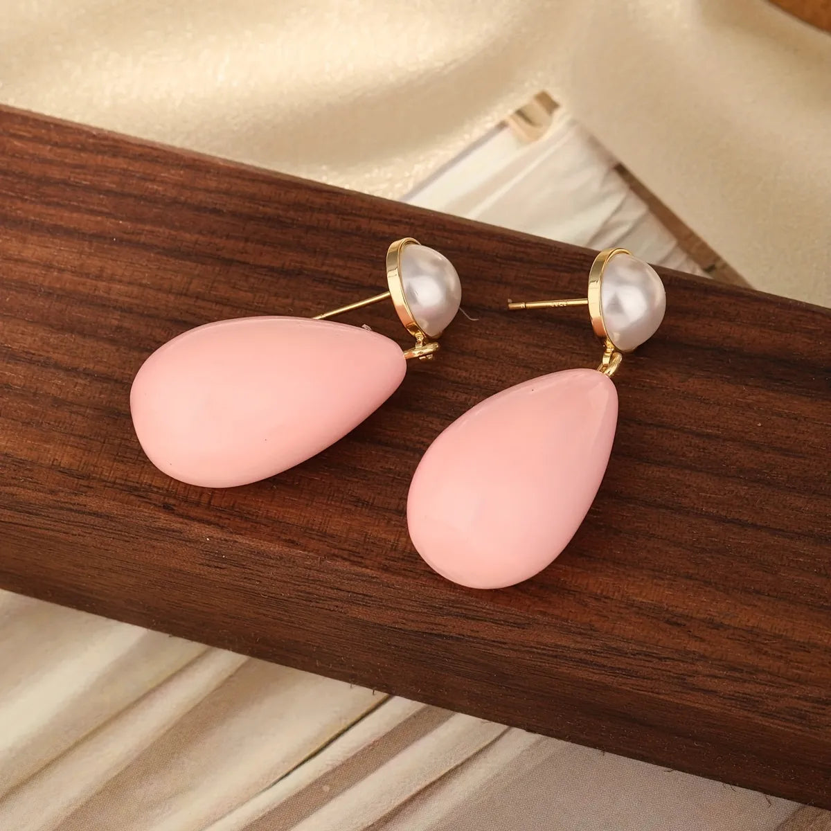 1 Pair Vacation Simple Style Water Droplets Inlay Arylic Artificial Pearls Drop Earrings