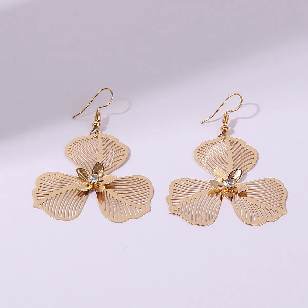 1 Pair Vacation Sweet Flower Plating Hollow Out Inlay Copper Zircon Gold Plated Drop Earrings