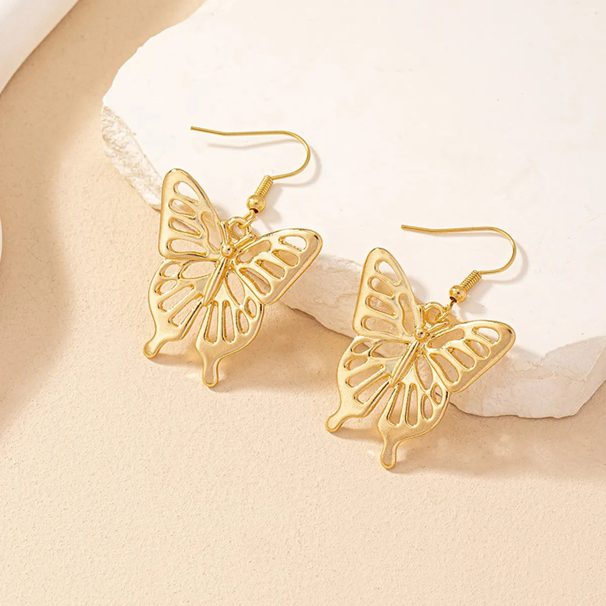 1 Pair Vintage Style Butterfly Plating Hollow Out Alloy Ear Hook