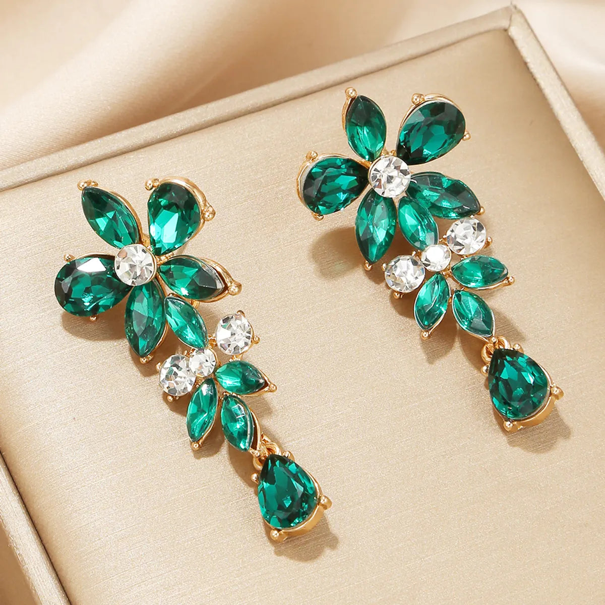 1 Pair Vintage Style Flower Plating Inlay Alloy Artificial Gemstones Gold Plated Drop Earrings