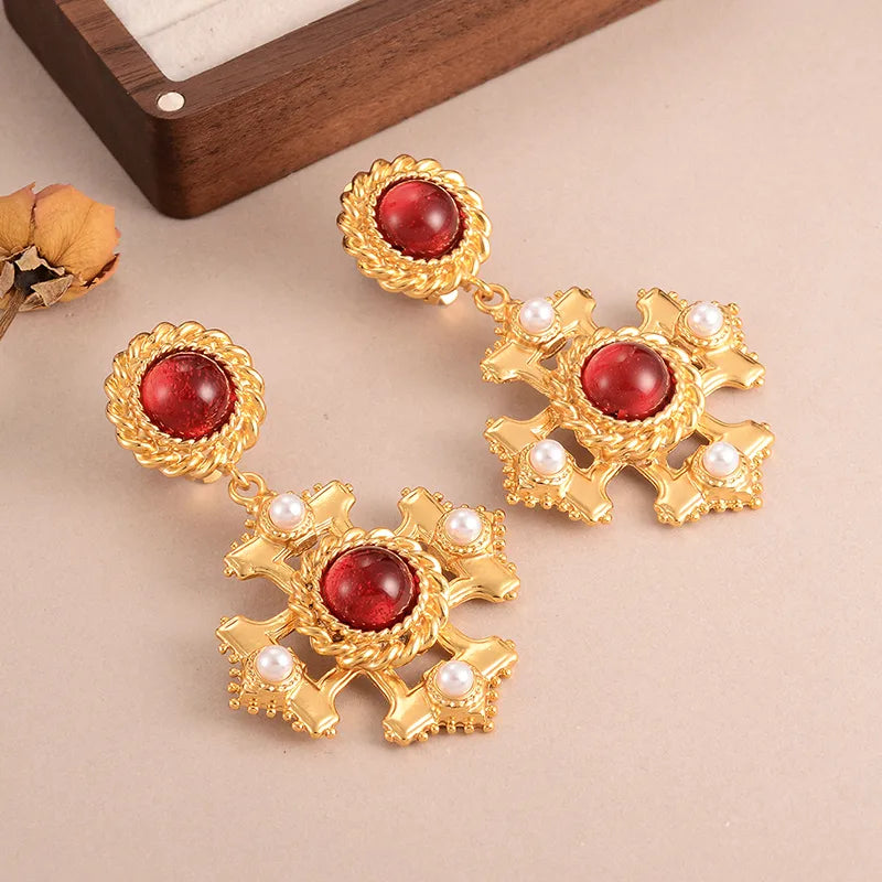 1 Pair Vintage Style French Style Simple Style Geometric Inlay Alloy Artificial Pearls Medieval Gold Ear Cuffs