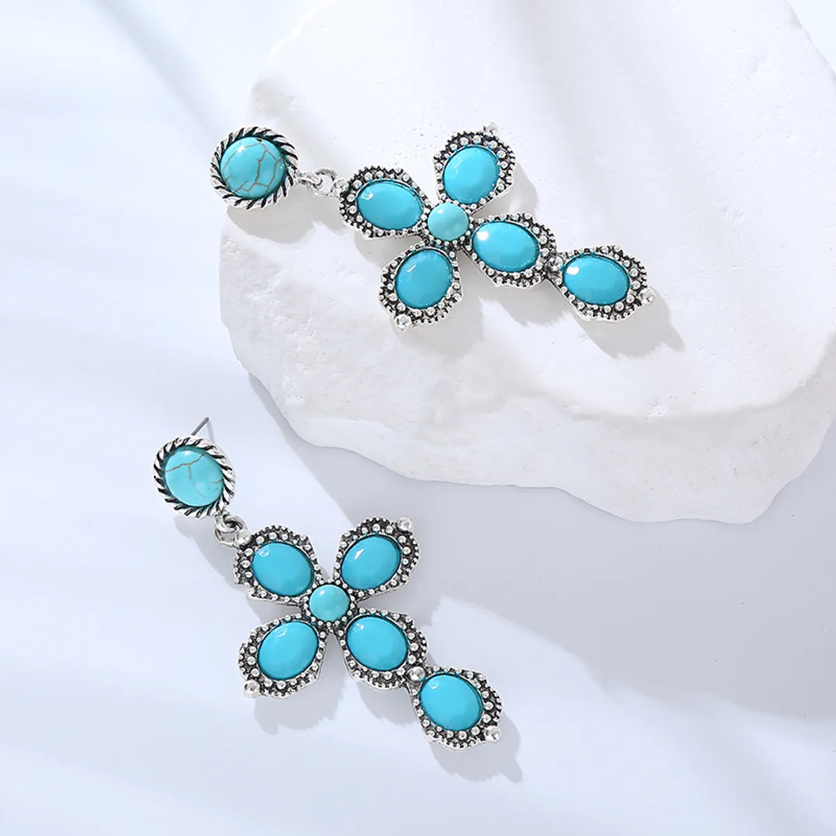 1 Pair Vintage Style Luxurious Classic Style Cross Plating Inlay Alloy Turquoise Silver Plated Dangling Earrings