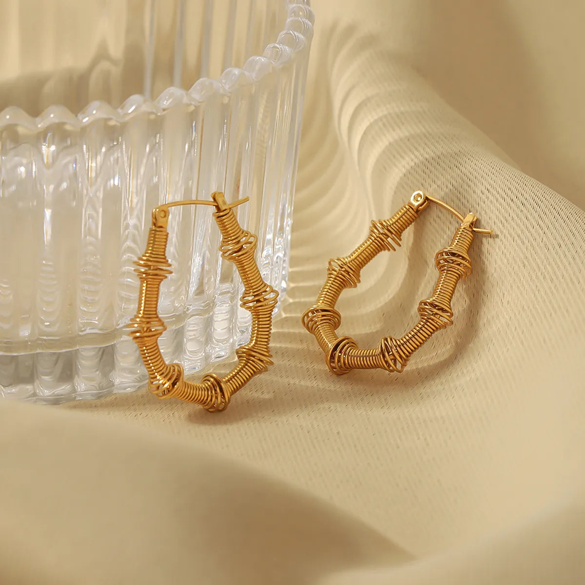 1 Pair Vintage Style Novelty U Shape Bamboo Plating Hollow Out Stainless Steel 18k Gold Plated Hoop Earrings