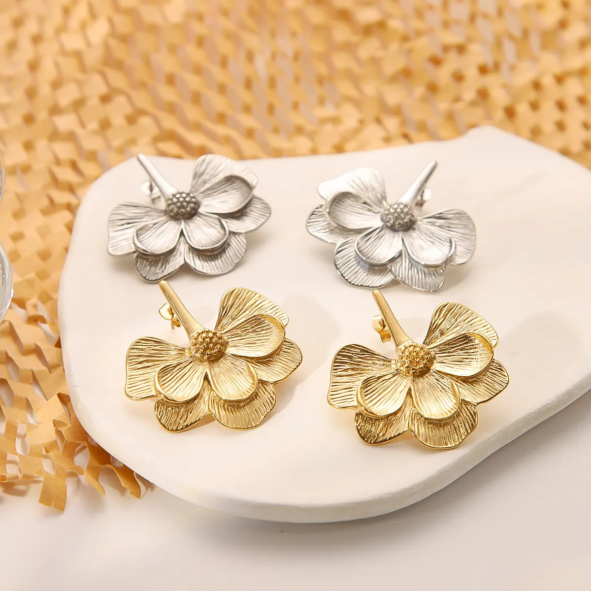 1 Pair Vintage Style Petal Plating Stainless Steel 18k Gold Plated Silver Plated Ear Studs