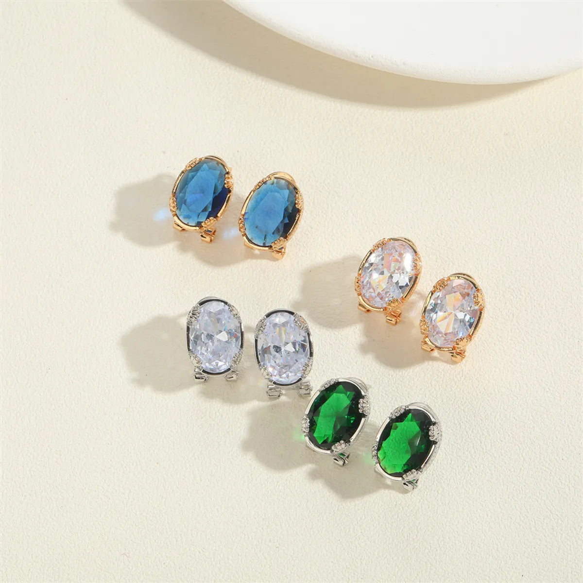 1 Pair Vintage Style Simple Style Commute Oval Inlay Copper Zircon 14K Gold Plated Ear Studs