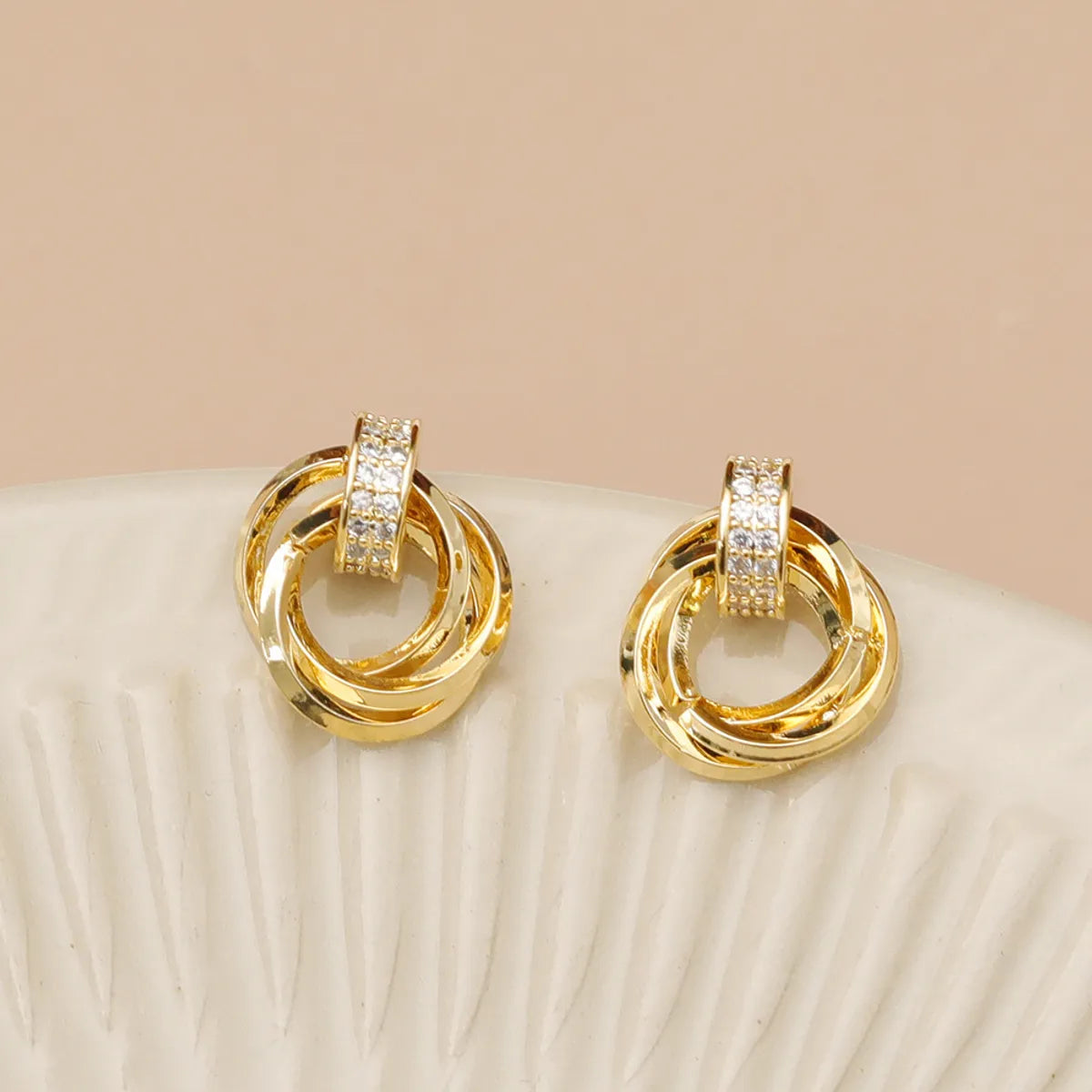 1 Pair Vintage Style Simple Style Geometric Round Inlay Copper Zircon 18K Gold Plated Ear Studs