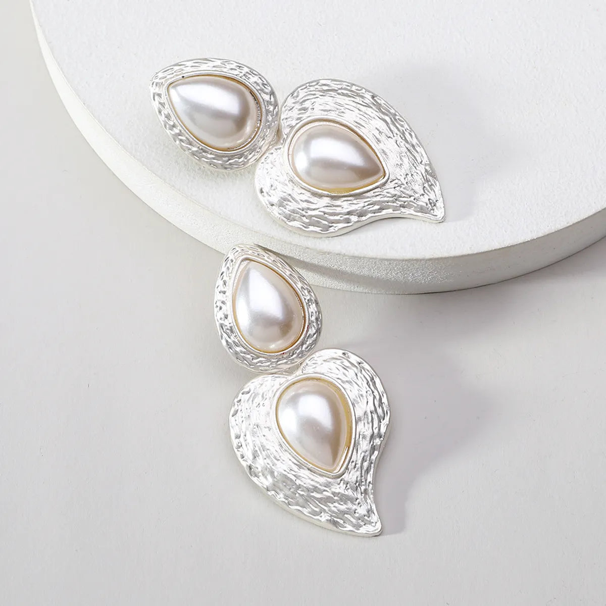 1 Pair Vintage Style Simple Style Heart Shape Inlay Alloy Artificial Pearls Drop Earrings