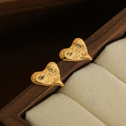 1 Pair Vintage Style Simple Style Heart Shape Plating Carving Titanium Steel 18k Gold Plated Ear Studs