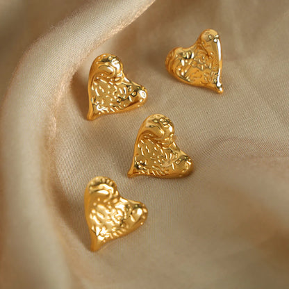 1 Pair Vintage Style Simple Style Heart Shape Plating Carving Titanium Steel 18k Gold Plated Ear Studs