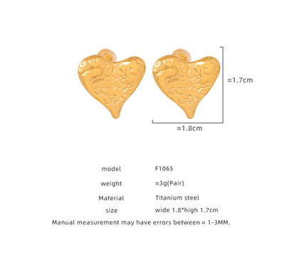 1 Pair Vintage Style Simple Style Heart Shape Plating Carving Titanium Steel 18k Gold Plated Ear Studs