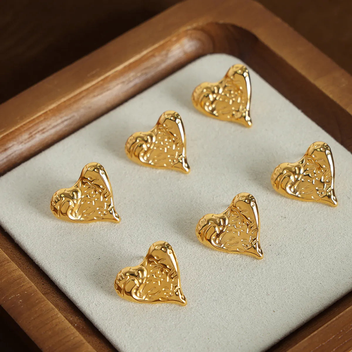 1 Pair Vintage Style Simple Style Heart Shape Plating Carving Titanium Steel 18k Gold Plated Ear Studs