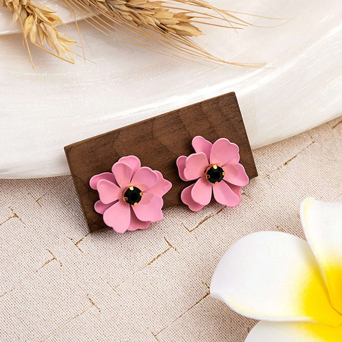 1 Pair Vintage Style Simple Style Roman Style Flower Alloy Ear Studs