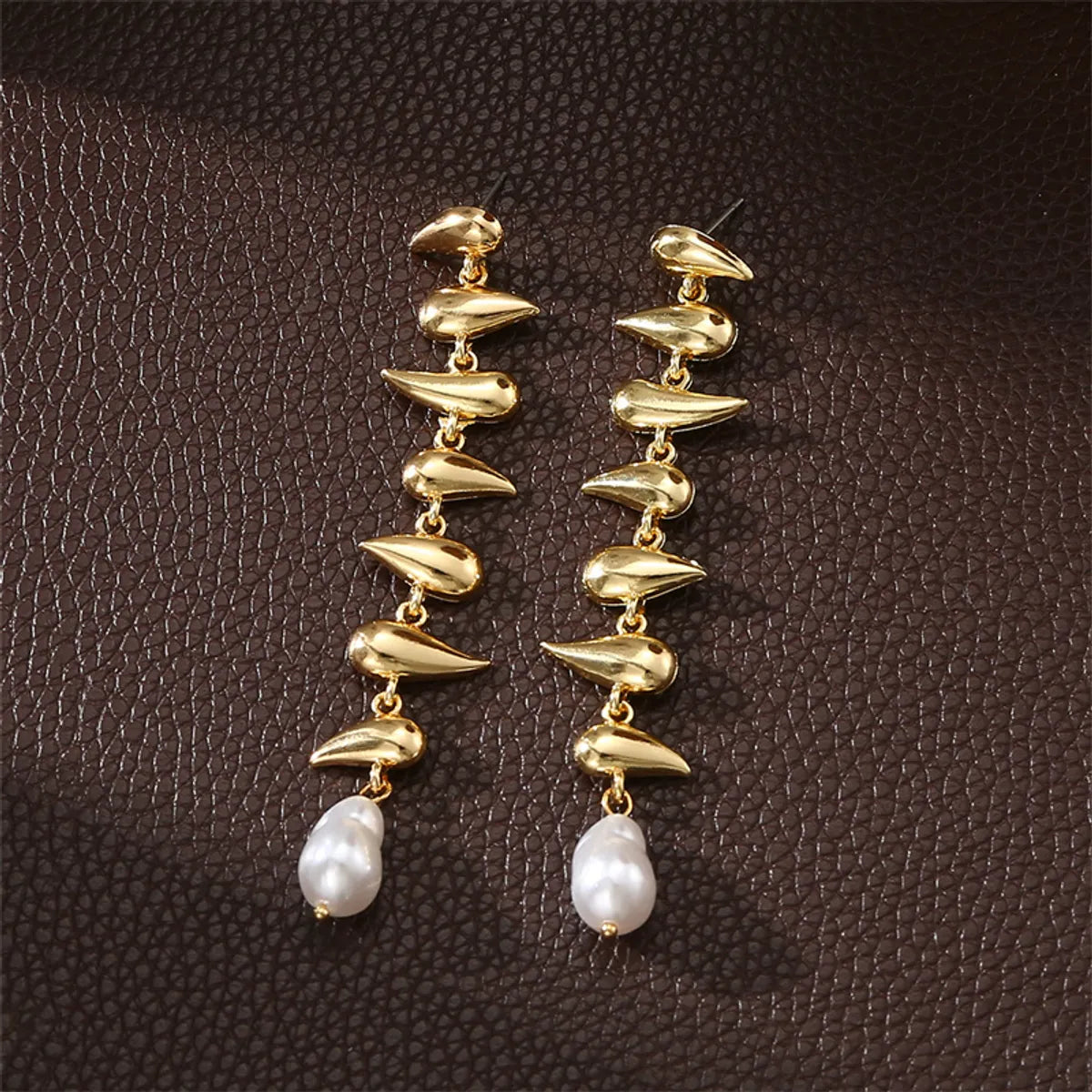 1 Pair Vintage Style Simple Style Water Droplets Solid Color Pearl Plating Alloy Drop Earrings