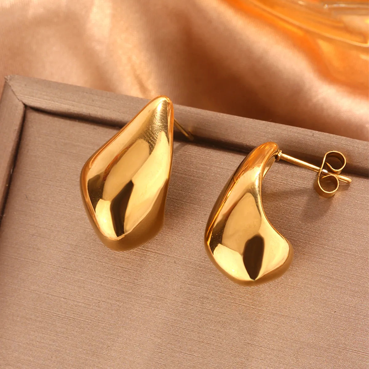 1 Pair Vintage Style Simple Style Waves Lines Irregular Plating 304 Stainless Steel 18K Gold Plated Ear Studs