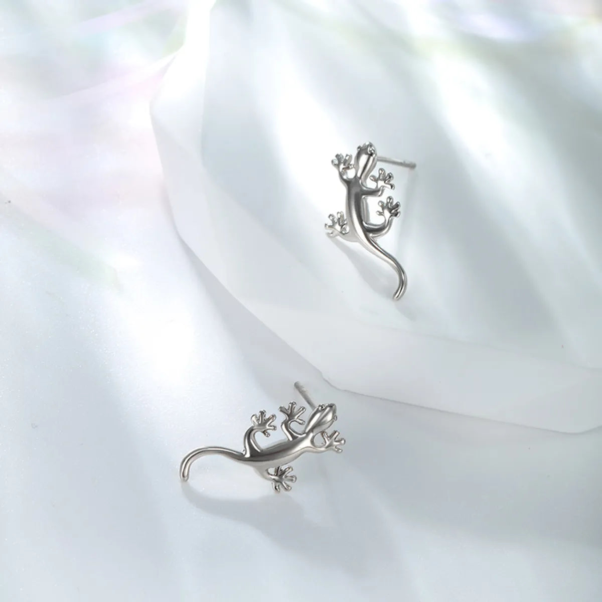 1 Pair Xuping Simple Style Animal Copper Alloy 18k Gold Plated White Gold Plated Ear Studs