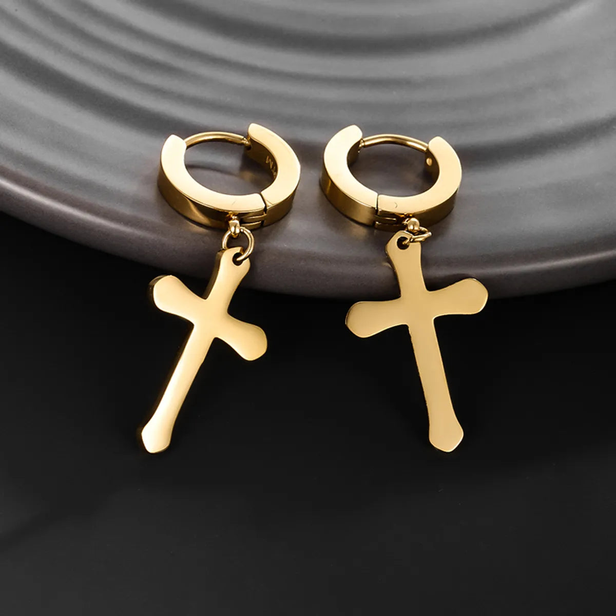 1 Pair Xuping Simple Style Cross Plating Stainless Steel 14k Gold Plated 18k Gold Plated Drop Earrings