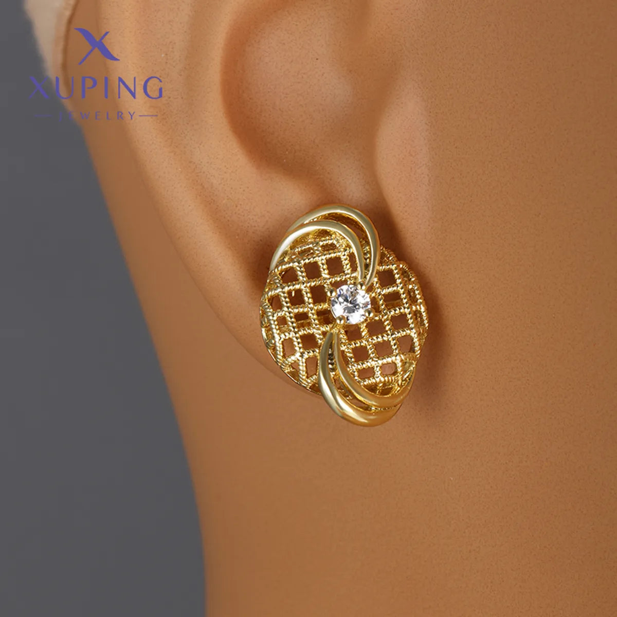 1 Pair XUPING Simple Style Geometric Flower Hollow Out Inlay Copper Artificial Gemstones 18K Gold Plated Ear Studs