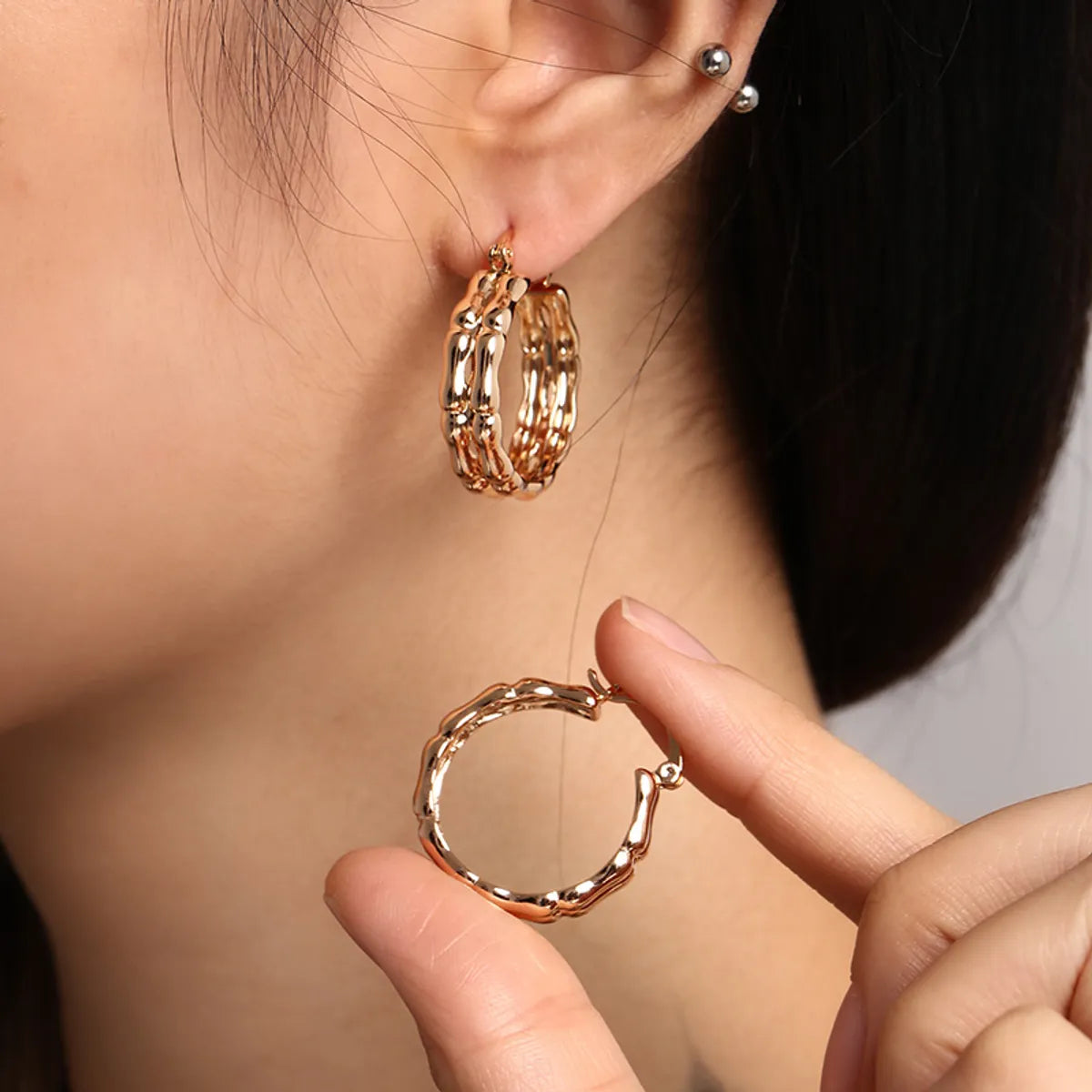 1 Pair Xuping Simple Style Geometric Solid Color Irregular Plating Alloy Copper Alloy 18k Gold Plated Earrings