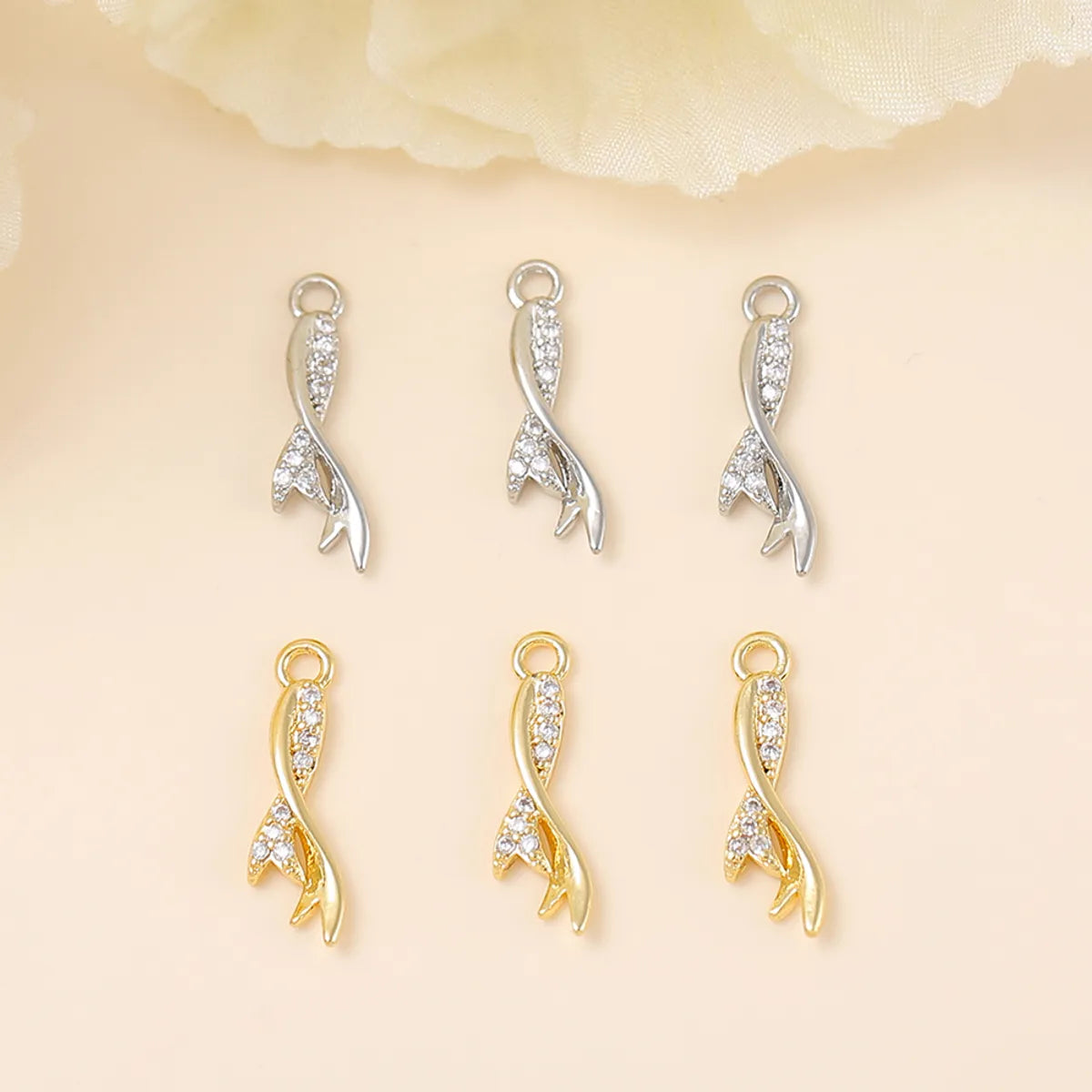 1 Piece 16 * 5mm Copper Zircon 18K Gold Plated Tail Dolphin Polished Pendant