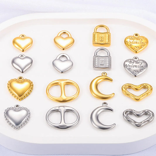 1 Piece 16.5*16.5mm 16.5*21.5mm 18*22.5mm Hole 1~1.9mm Hole 2~2.9mm 304 Stainless Steel 18K Gold Plated Moon Heart Shape Solid Color Pendant