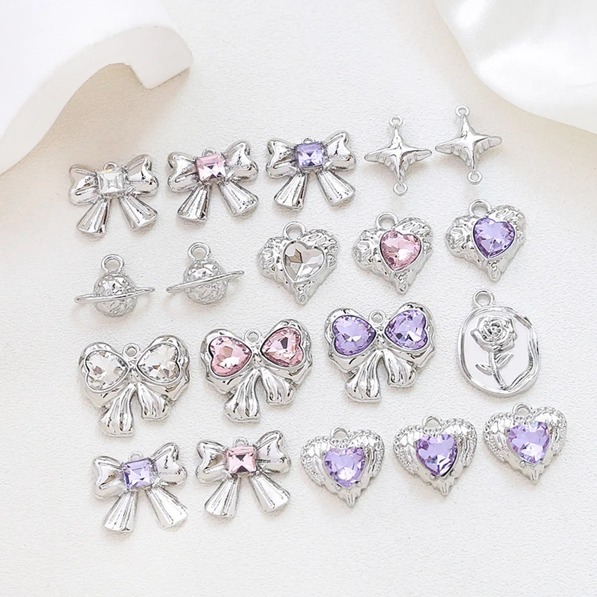 1 Piece 17*13mm 19*16mm 23 * 20mm Alloy Rhinestones Heart Shape Rose Bow Knot Polished Pendant