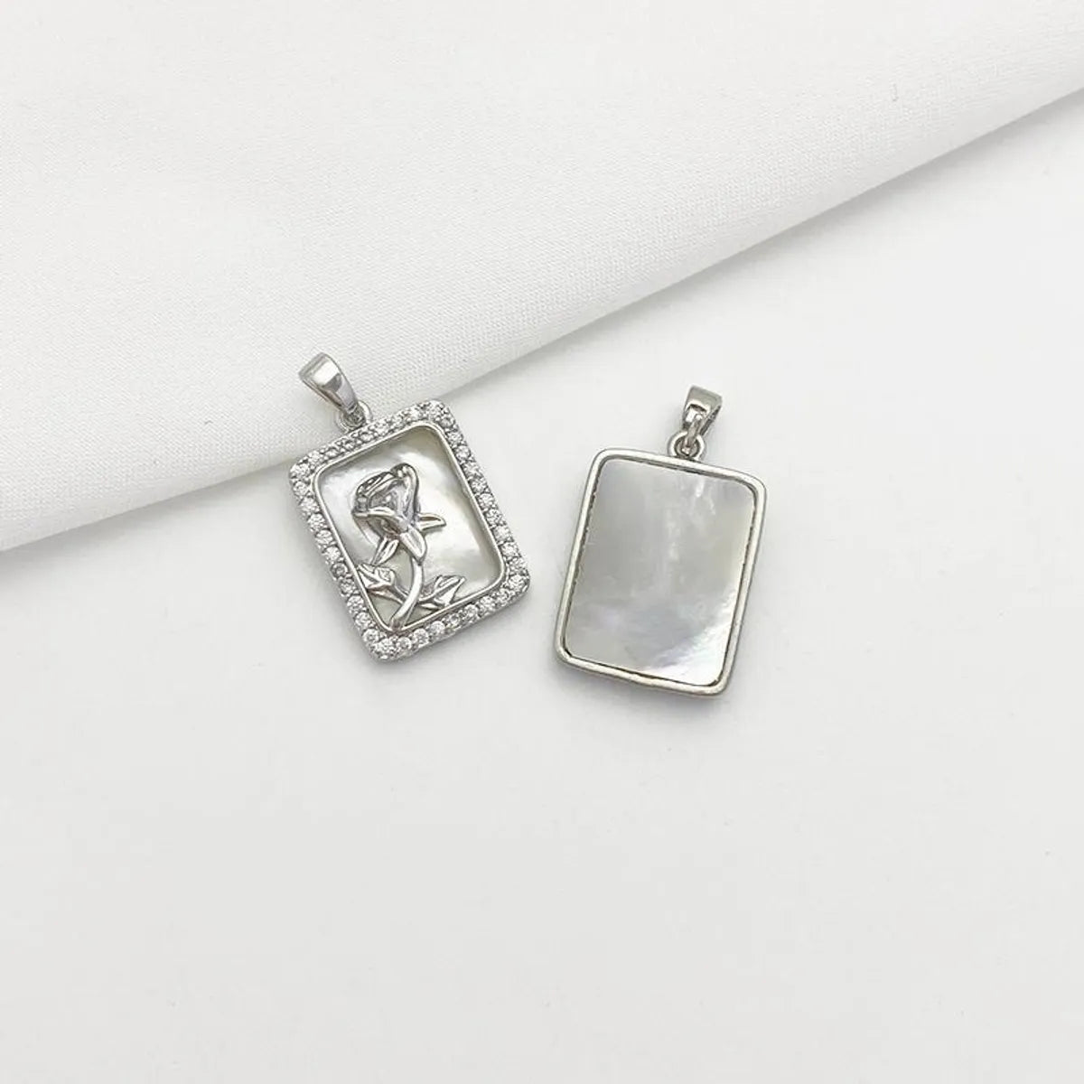 1 Piece Alloy Gold Plated Color Block Pendant