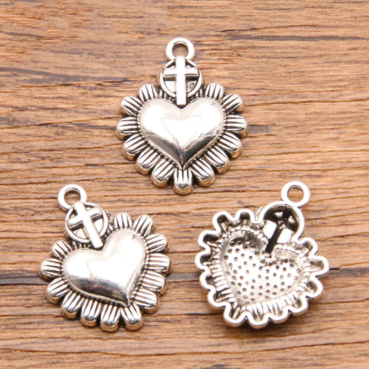 1 Piece Alloy Heart Shape Skull Pendant