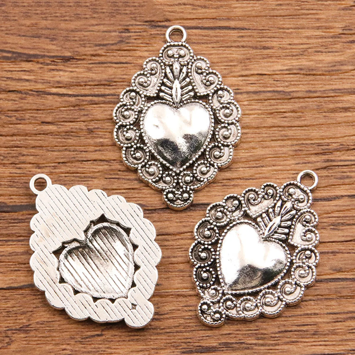 1 Piece Alloy Heart Shape Skull Pendant