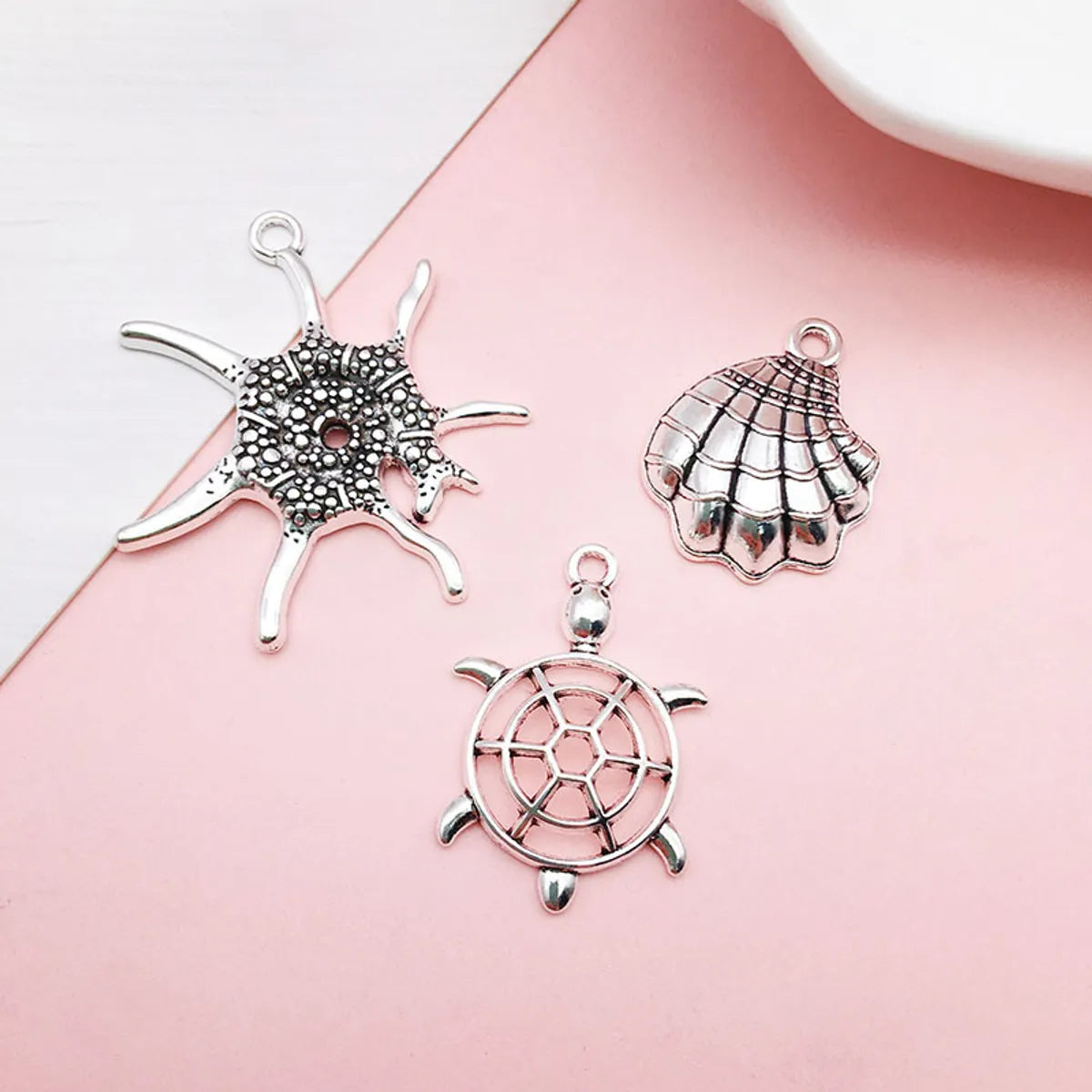 1 Piece Alloy Solid Color Pendant