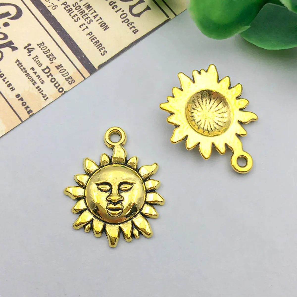 20 Models Per Model 1, 20/Pack Alloy Sun Star Moon Pendant