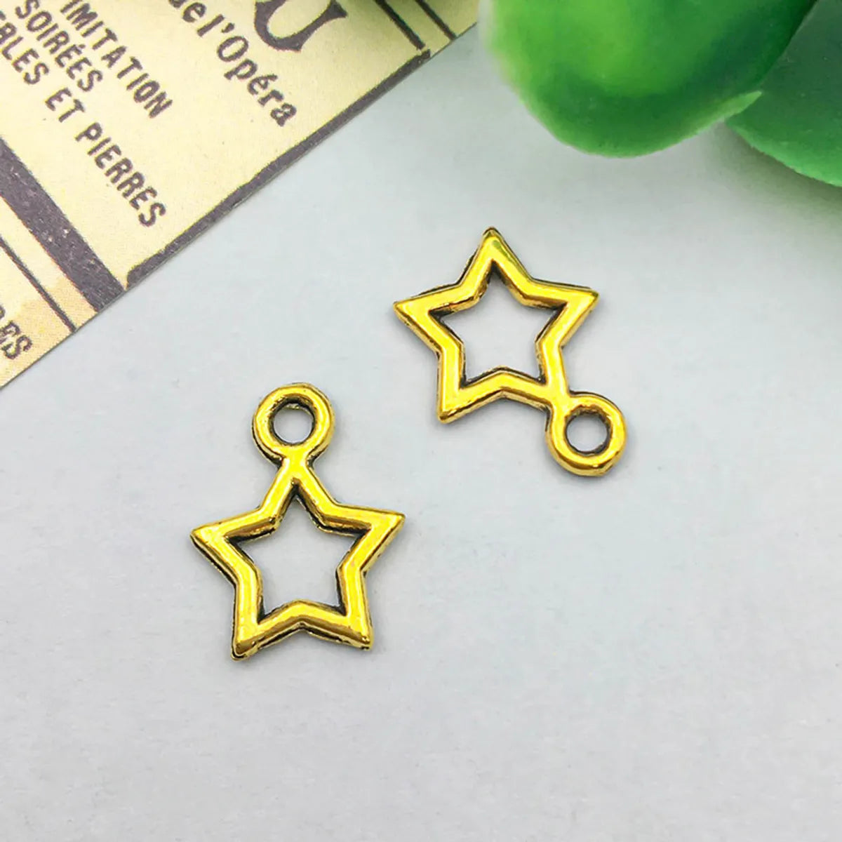 20 Models Per Model 1, 20/Pack Alloy Sun Star Moon Pendant