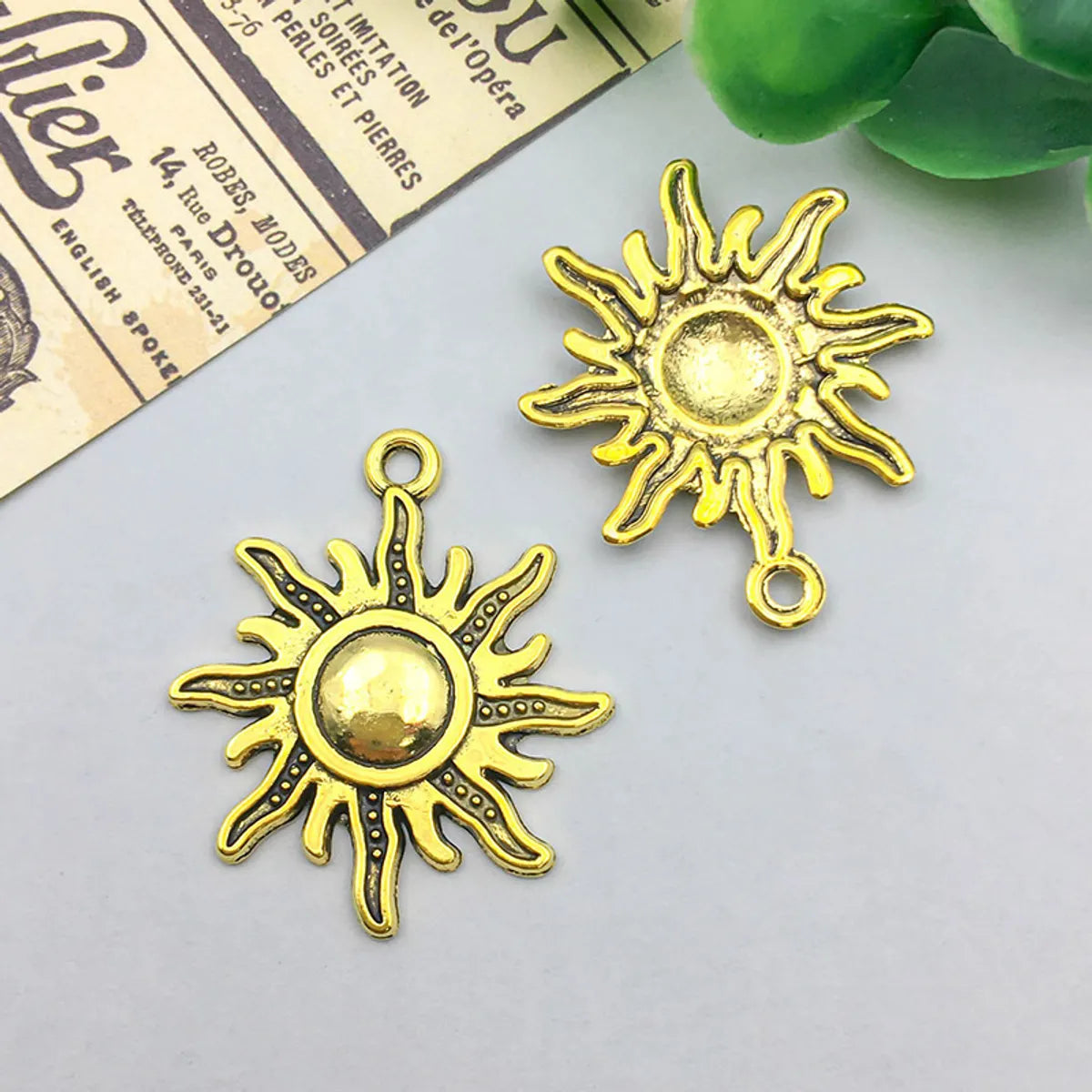 20 Models Per Model 1, 20/Pack Alloy Sun Star Moon Pendant