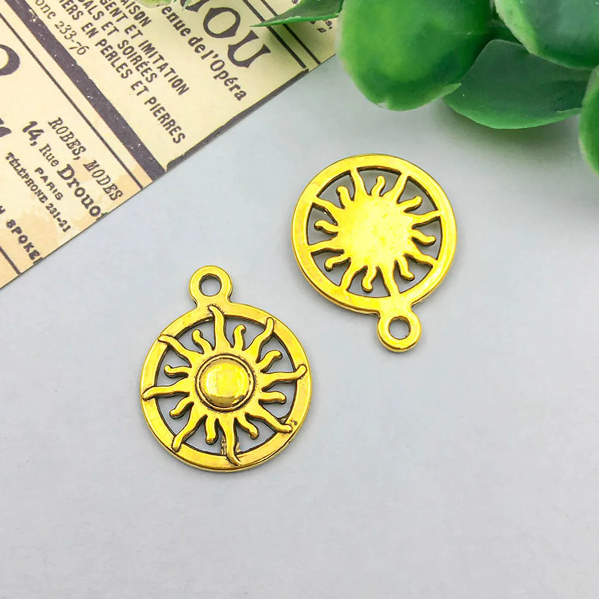 20 Models Per Model 1, 20/Pack Alloy Sun Star Moon Pendant