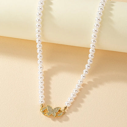 1 Piece Baroque Style Heart Shape Butterfly Alloy Freshwater Pearl Plating Inlay Rhinestones Pendant Necklace