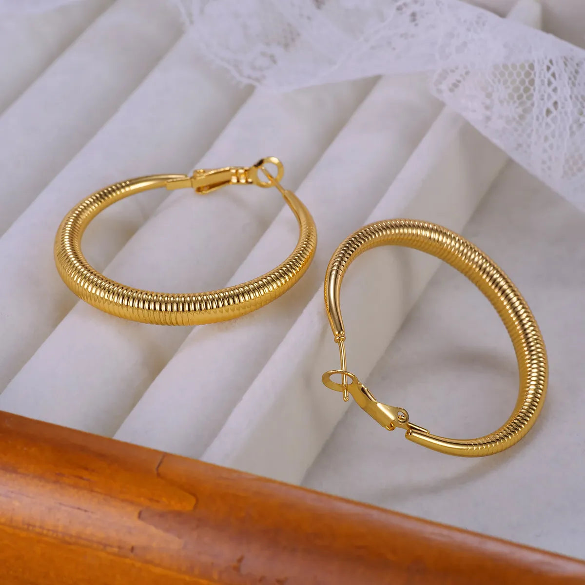 1 Piece Basic Modern Style Solid Color Stainless Steel Hoop Earrings