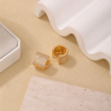 1 Piece Casual Simple Style Geometric Irregular Copper Zircon Silver Plated Huggie Earrings