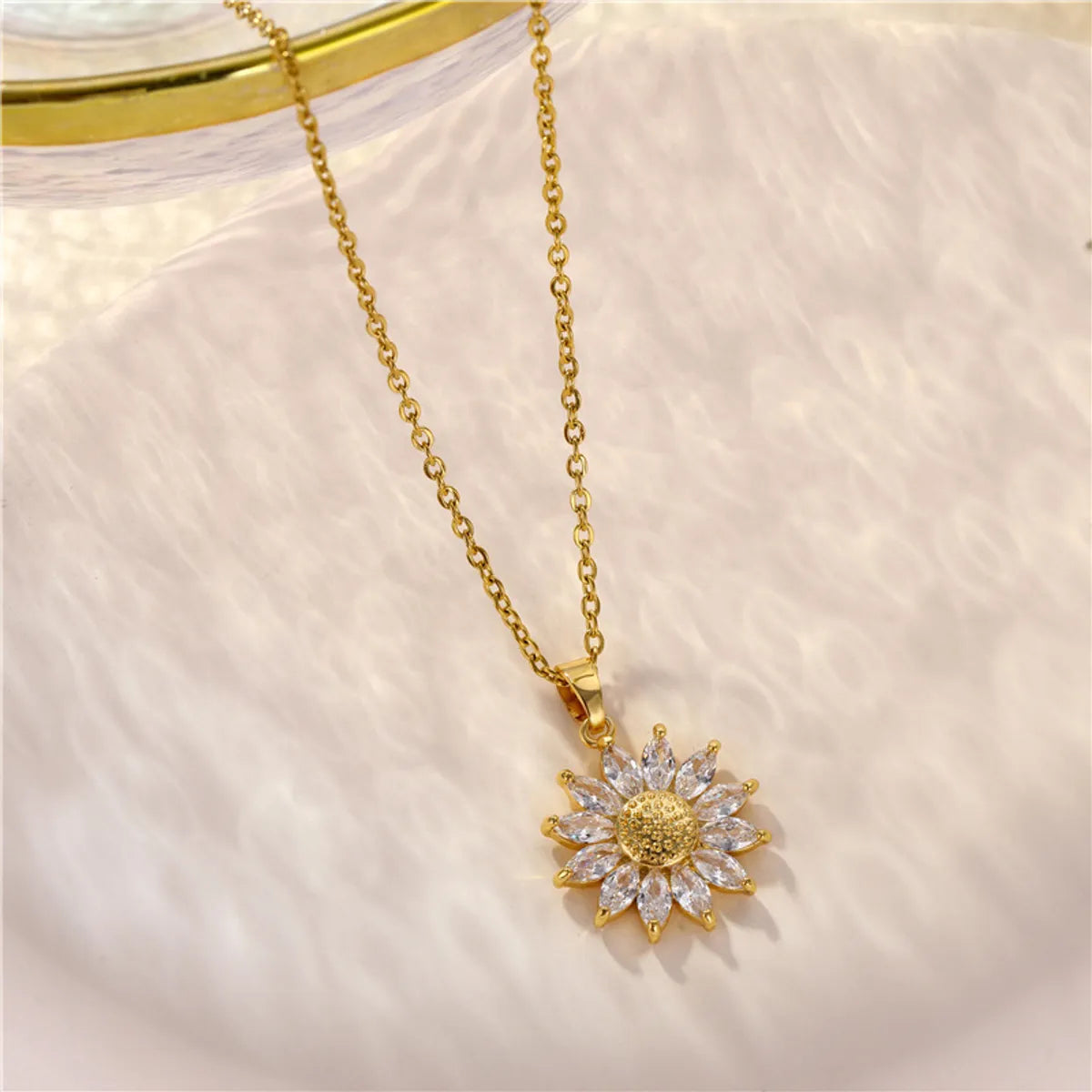 1 Piece Casual Sunflower Circle Stainless Steel Titanium Steel Polishing Plating Inlay Diamond Pendant Necklace