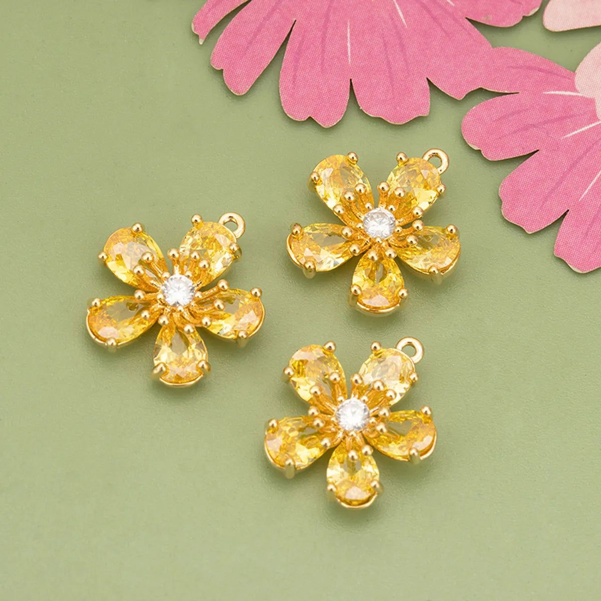 1 Piece Copper Zircon 18K Gold Plated Flower Pendant