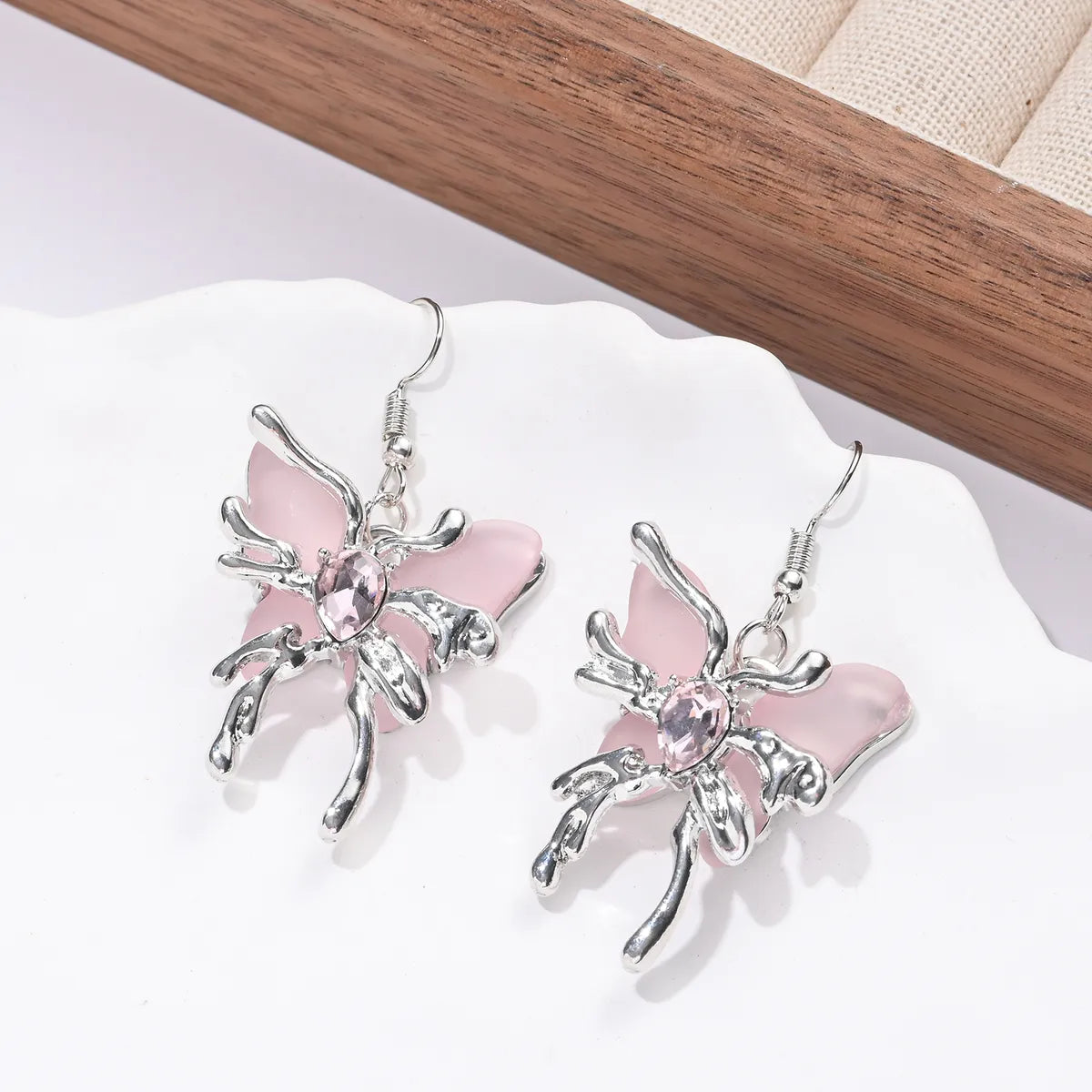 1 Piece Elegant Cute Streetwear Butterfly Asymmetrical Alloy Drop Earrings