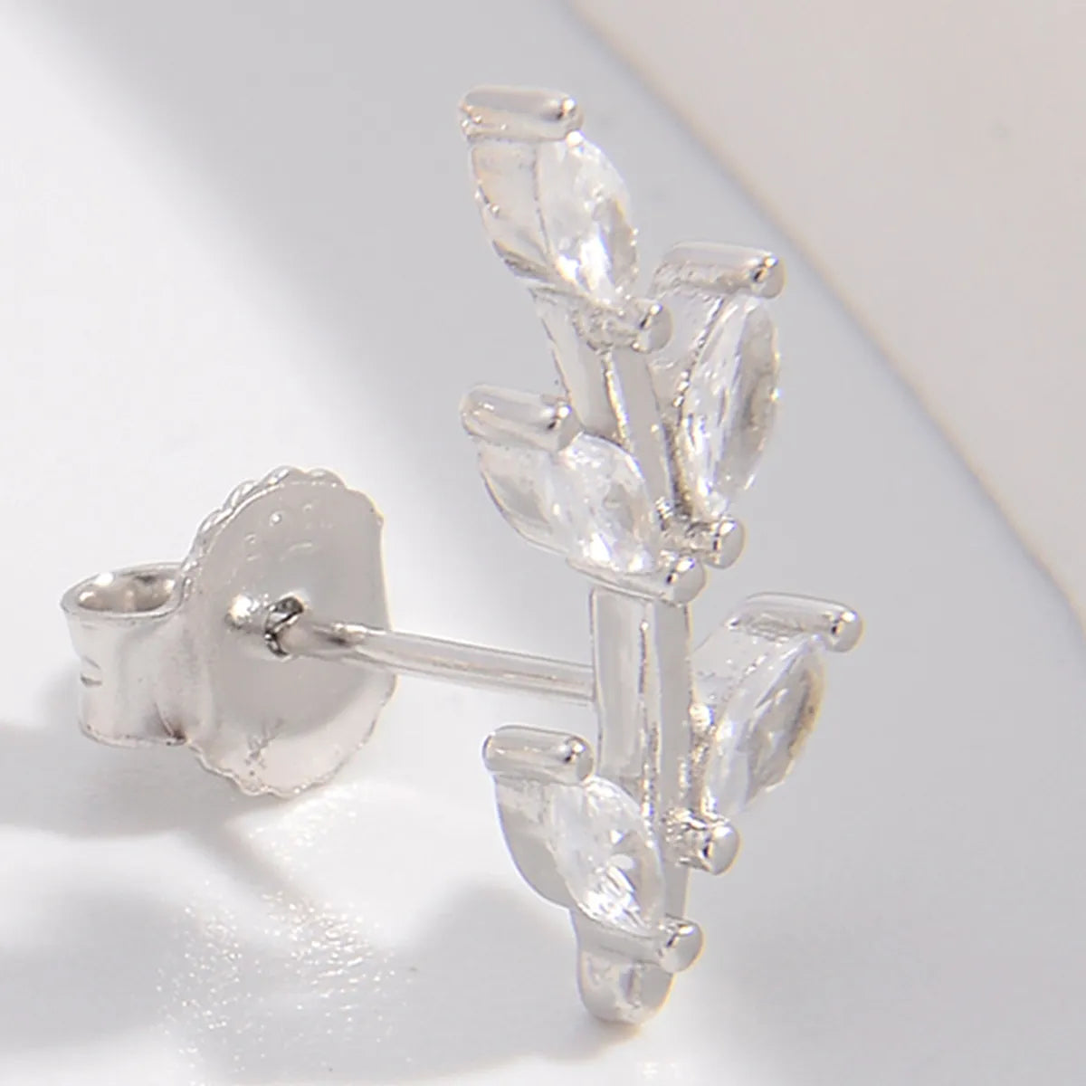 1 Piece Elegant Leaves Plating Sterling Silver Zircon White Gold Plated Ear Studs