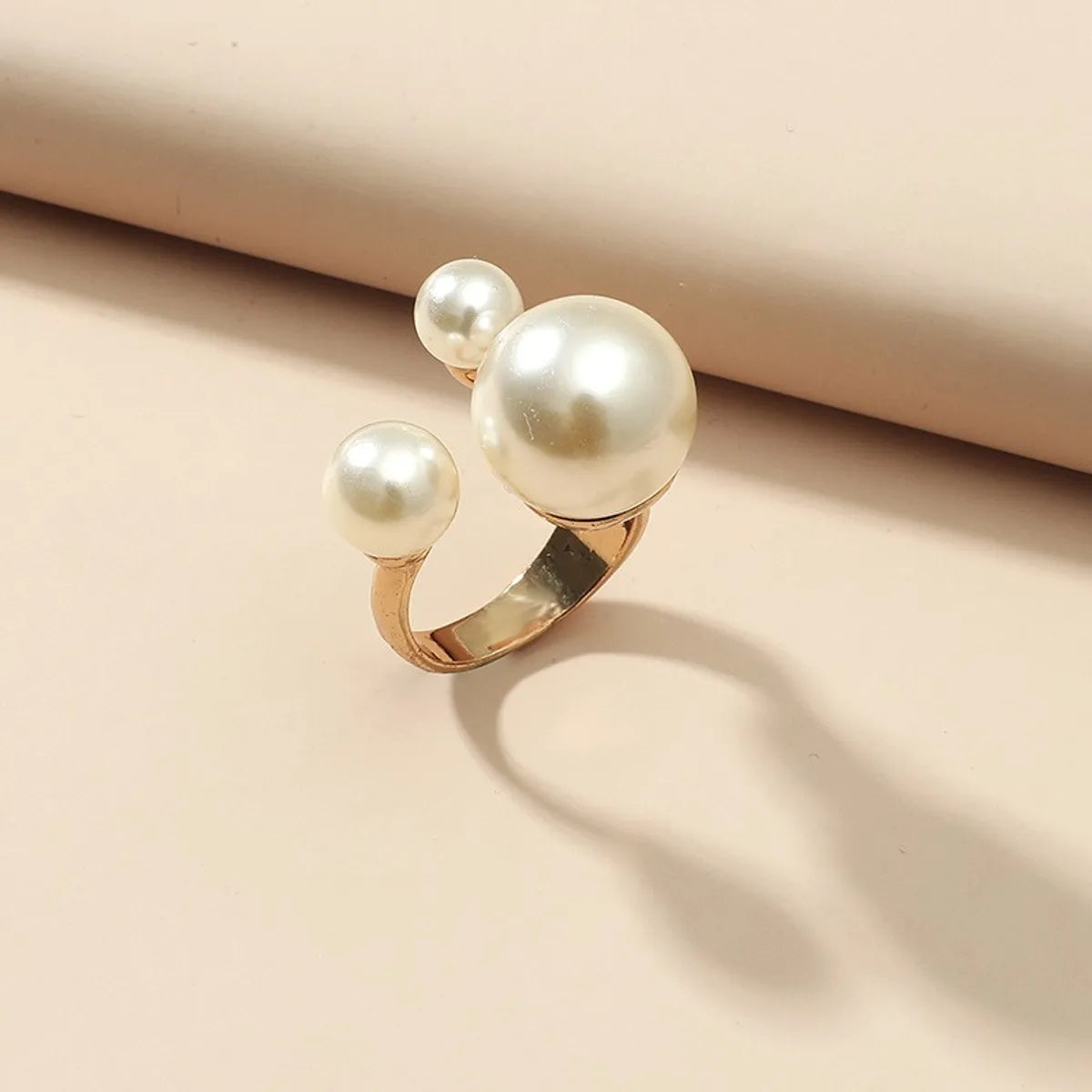 1 Piece Elegant Round Artificial Pearls Alloy Wholesale Open Ring