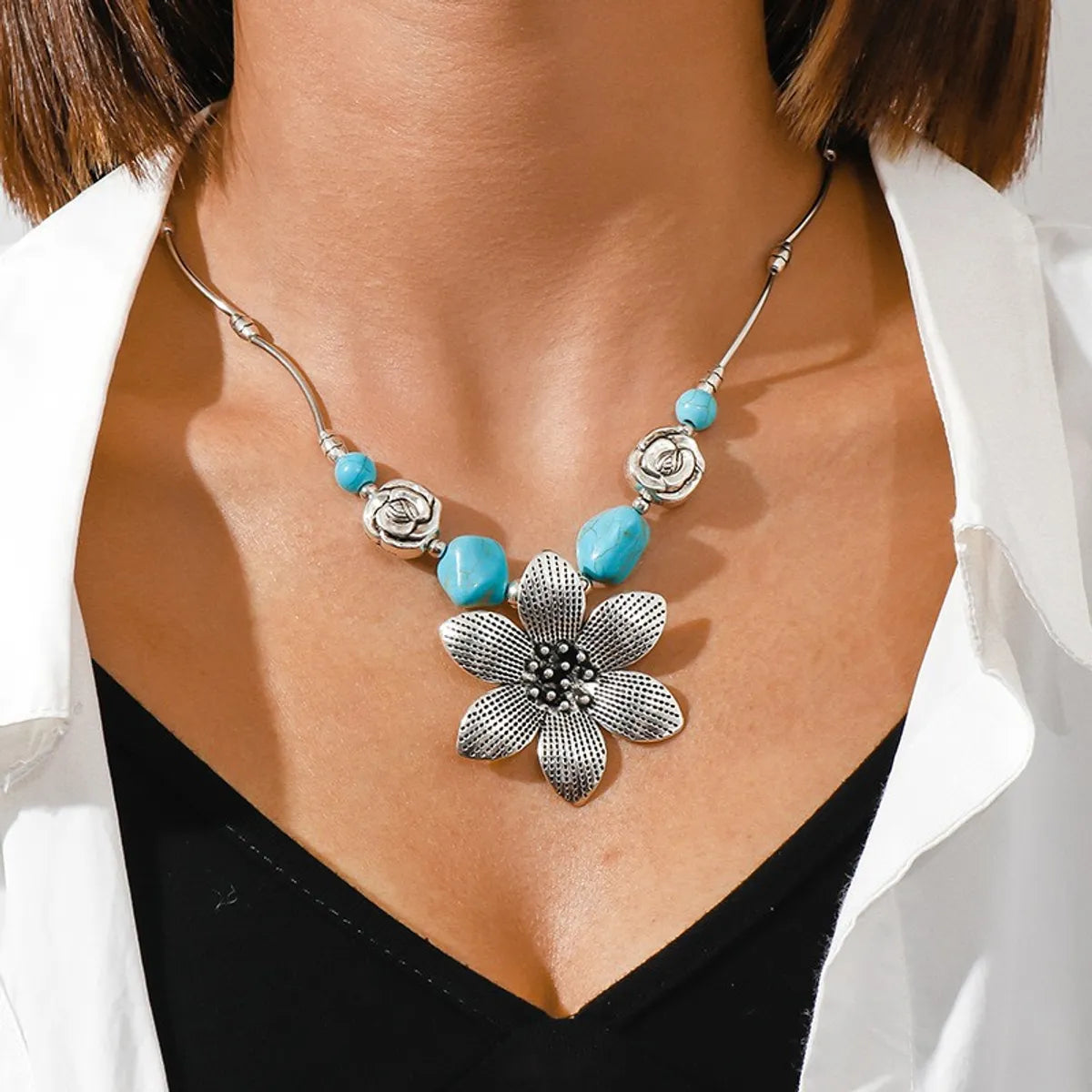 1 Piece Ethnic Style Round Heart Shape Flower Alloy Turquoise Plating Necklace