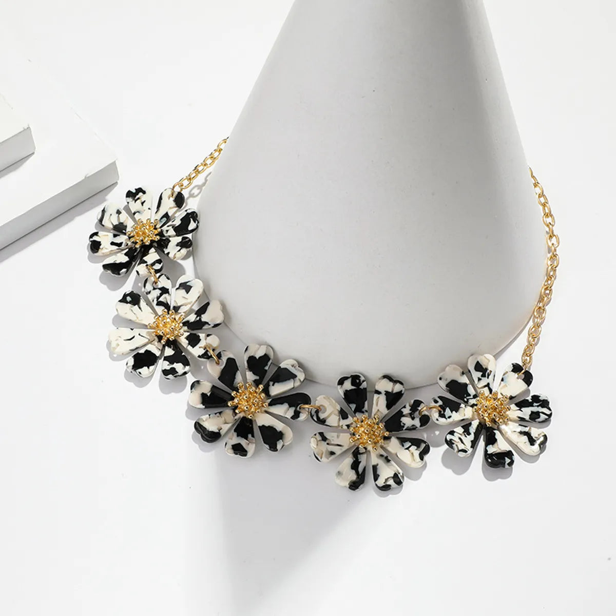 1 Piece Fashion Flower Acetic Acid Sheets Handmade Women's Necklace