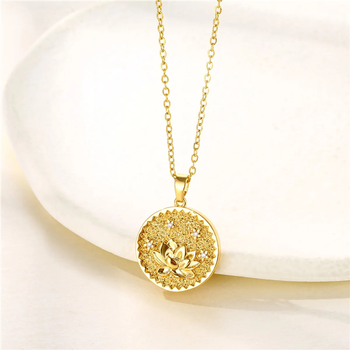 Fashion Flower Lotus Chrysanthemum Stainless Steel Titanium Steel Plating Inlay Zircon 18k Gold Plated Gold Plated Pendant Necklace