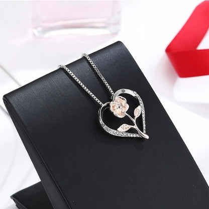 1 Piece Fashion Heart Shape Alloy Inlay Rhinestones Women'S Pendant Necklace