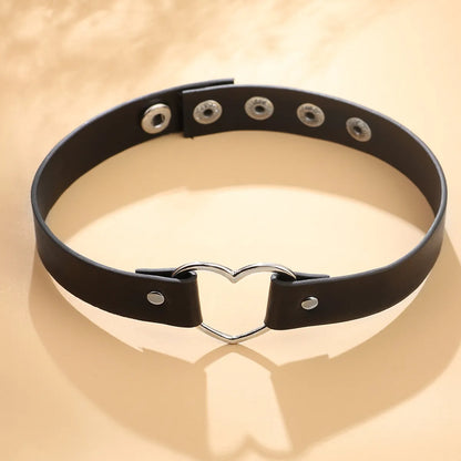 1 Piece Fashion Heart Shape Pu Leather Alloy Plating Women'S Choker