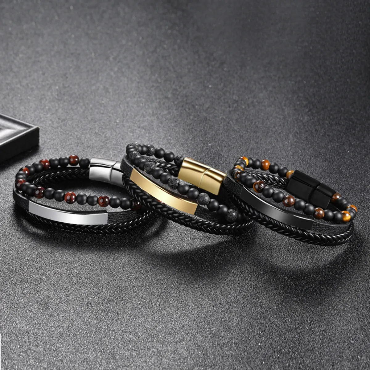 1 Piece Fashion Round Pu Leather Alloy Beaded Layered Patchwork Men'S Bracelets